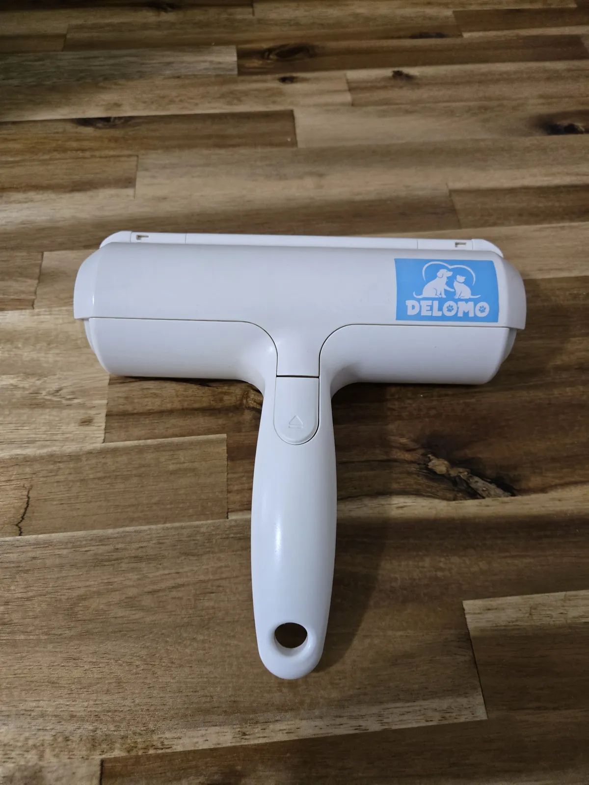 Our DELOMO roller — compact enough to keep on the coffee table and grab whenever you sit down