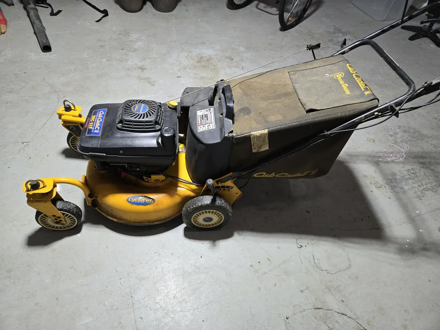 My Cub Cadet SRC621 in the garage before blade sharpening