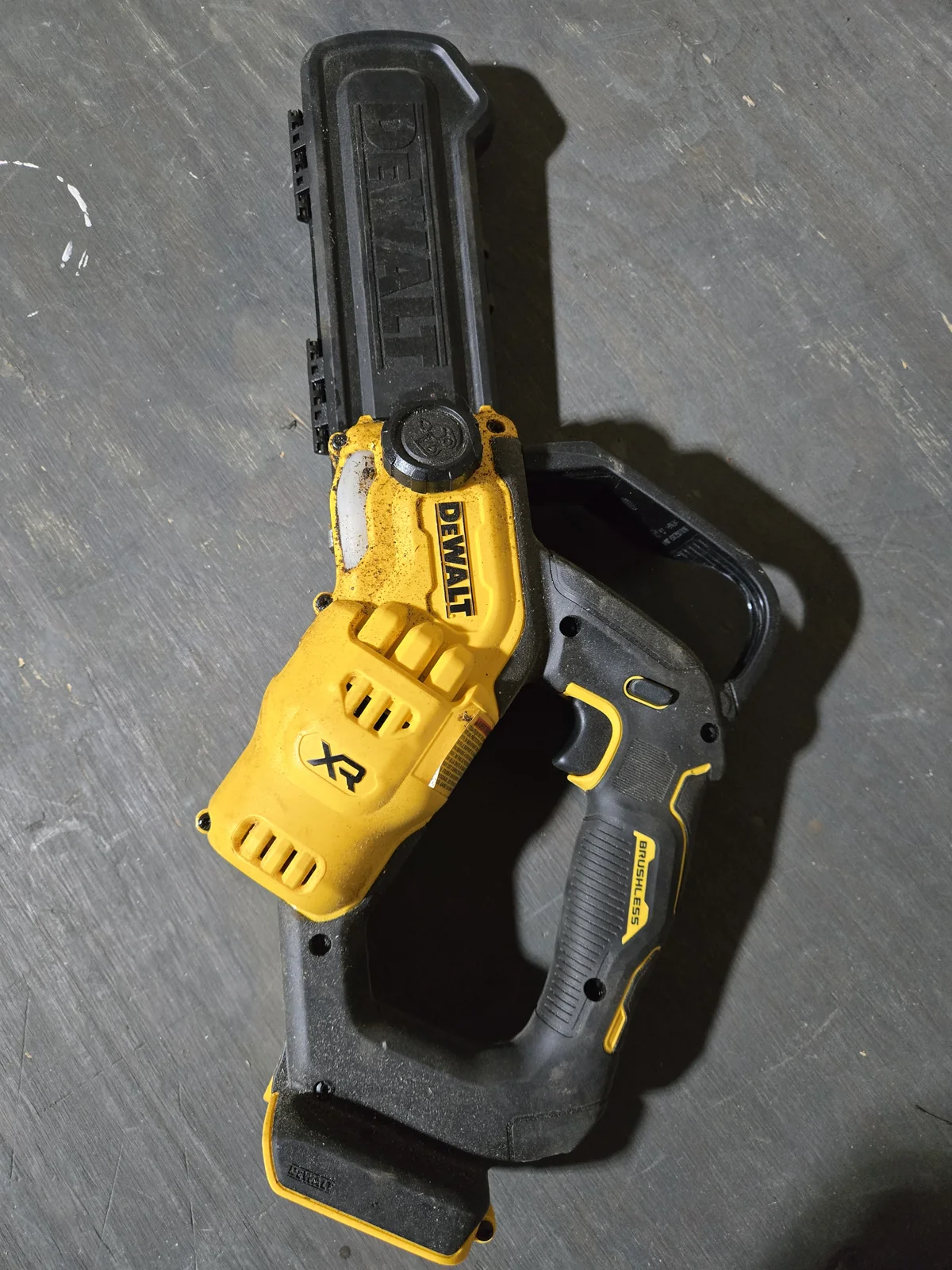DEWALT 20V cordless chainsaw — what I used for thicker vines and small trees