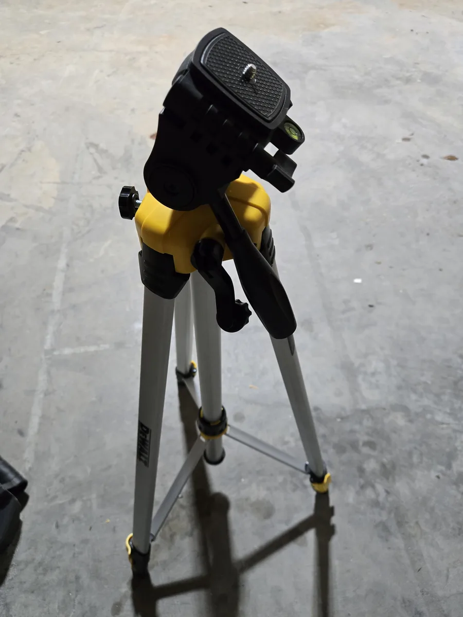 DeWalt tripod stand for laser levels — aluminum construction with quick-release plate